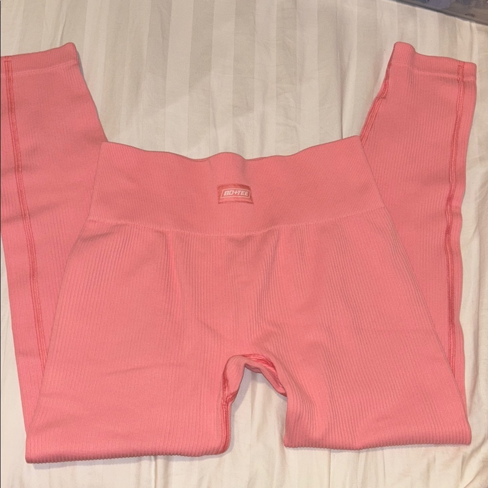 Bo + Tee ribbed pink leggings size Small